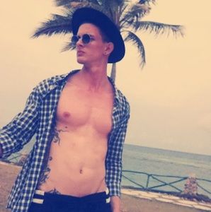 Meet your Posher, Luis enrique